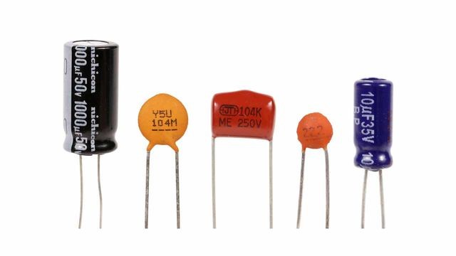 Capacitores