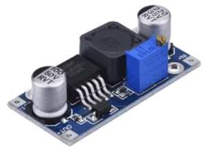 Lee más sobre el artículo QUÉ ES UN MÓDULO DC-DC Y CÓMO MEJORA LA EFICIENCIA ENERGÉTICA